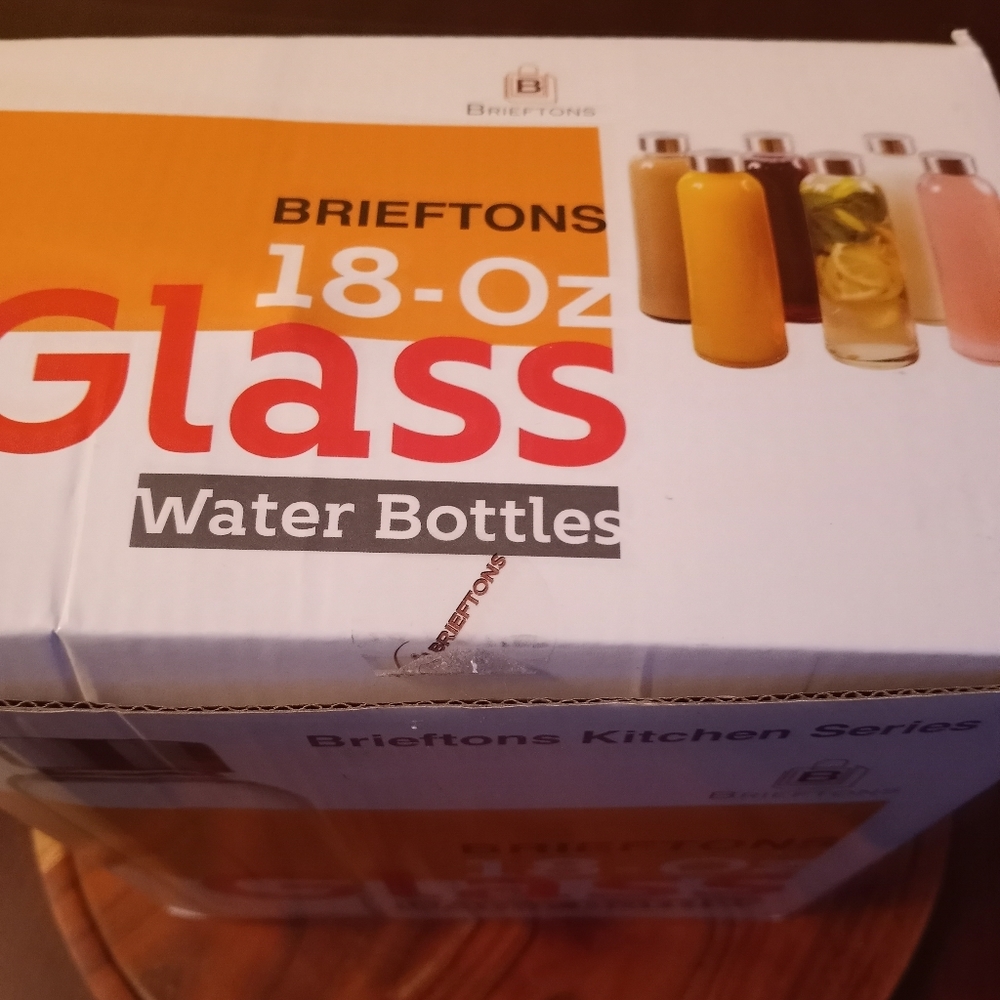 Brieftons 18oz Glass Water Bottles 6 in pack NEW